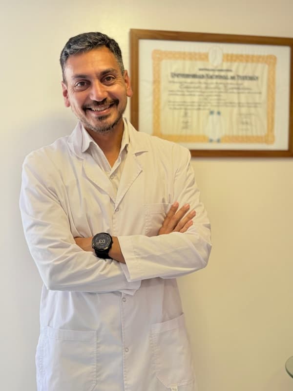 Dr. Djivelekian, Consulta médica profesional